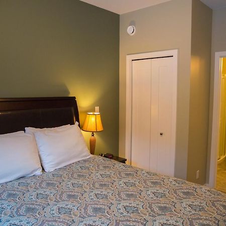 Downtown Whitehorse Deluxe 2 Bedroom Condo エクステリア 写真
