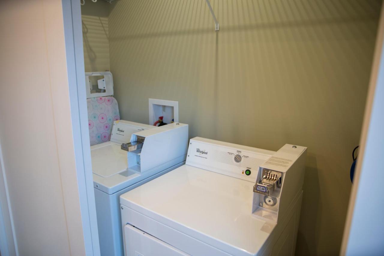 Downtown Whitehorse Deluxe 2 Bedroom Condo エクステリア 写真