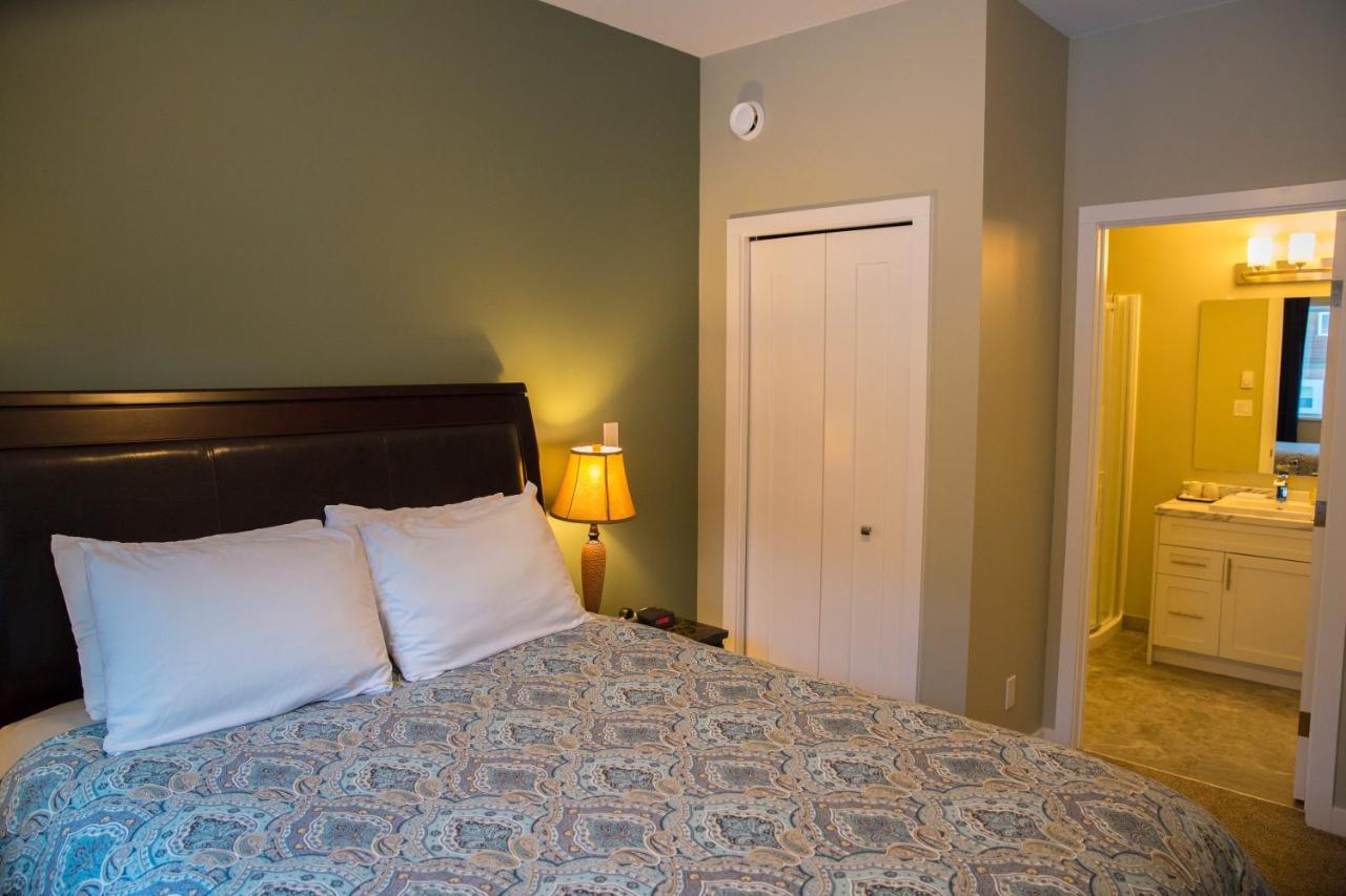 Downtown Whitehorse Deluxe 2 Bedroom Condo エクステリア 写真