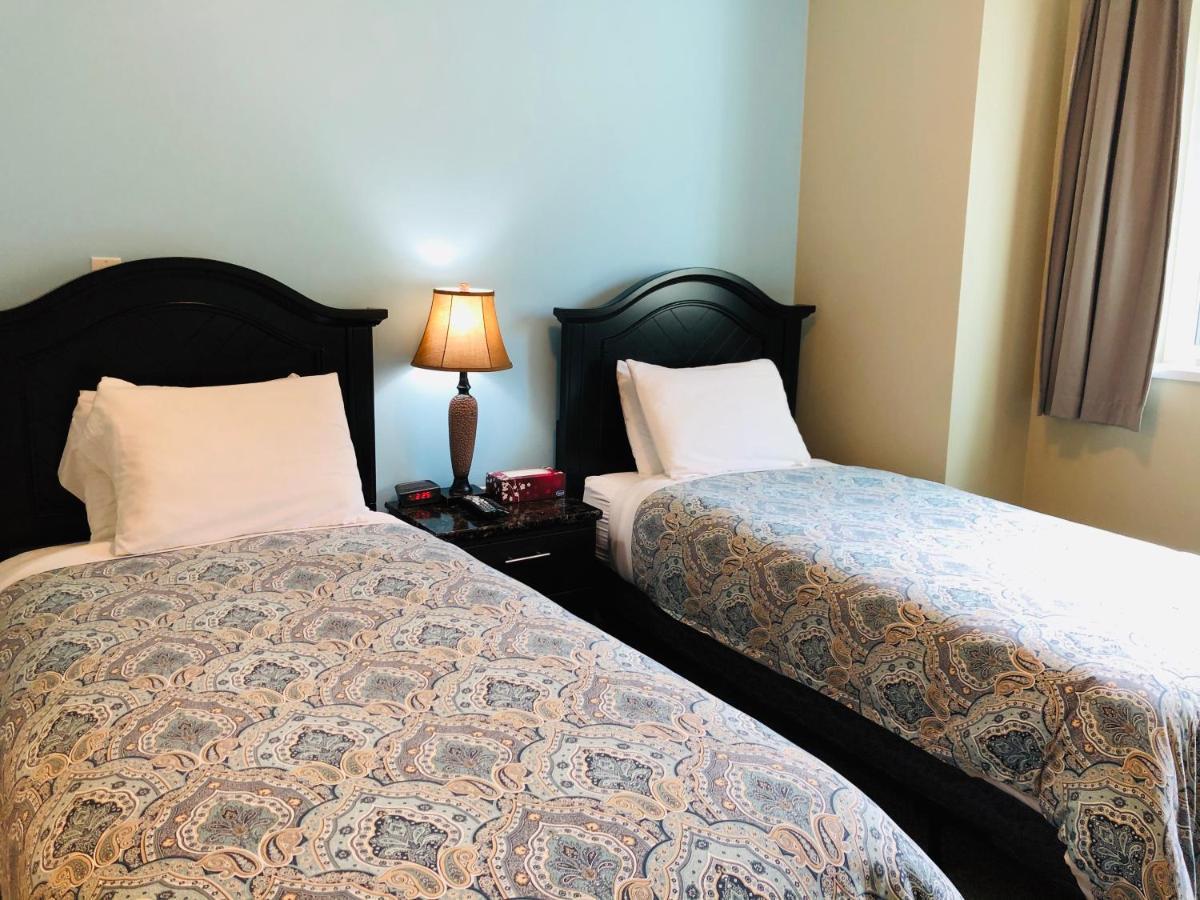Downtown Whitehorse Deluxe 2 Bedroom Condo エクステリア 写真